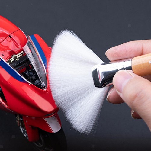 Model dust brush figure - brush,