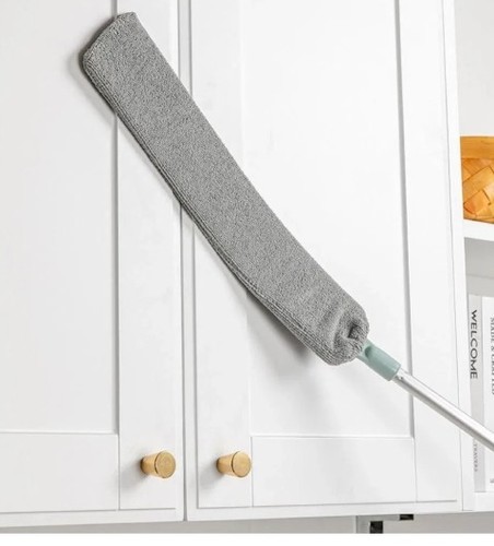 Retractable gap dust cleaner - retractable,
